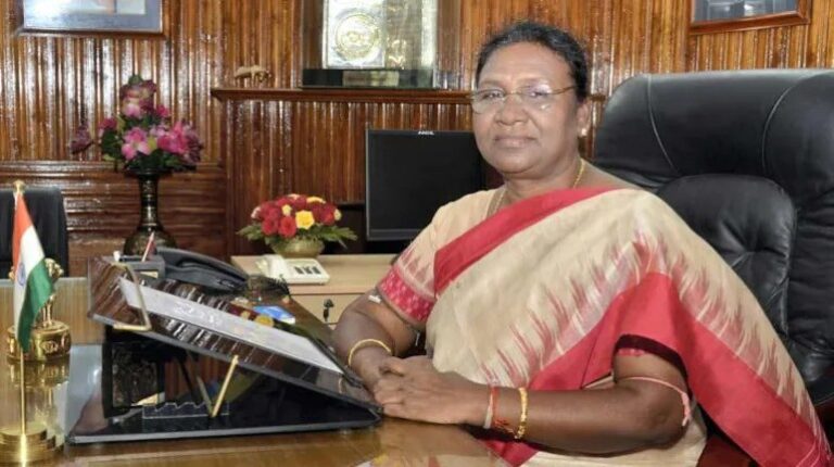 वक्फ दुरुस्ती विधेयकाला राष्ट्रपतींची मंजुरी, कायदा बनला