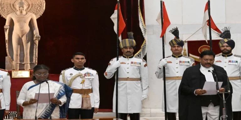 भारताचे 52 वे CJI बनले न्यायमूर्ती बीआर गवई