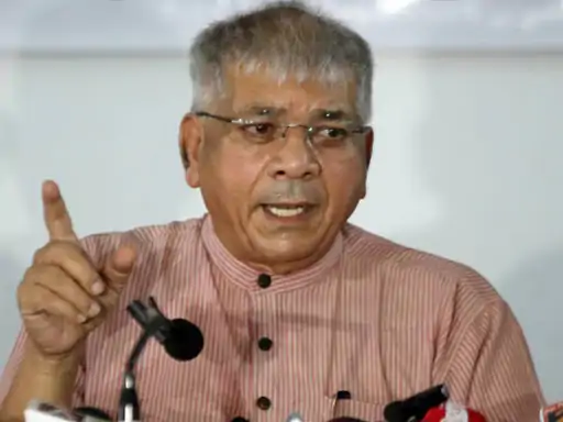 नरेंद्र मोदी हे भित्रे भागूबाई – प्रकाश आंबेडकर