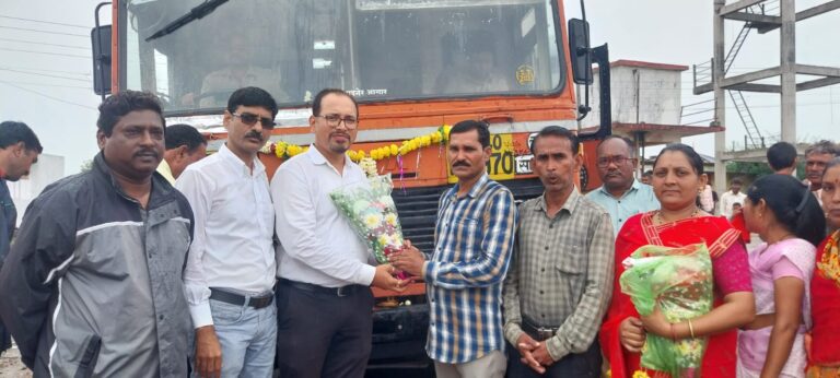 State Transport Bus : ७५ वर्षांच्या प्रतीक्षेनंतर नंदापुरात एसटी बस आली हो…