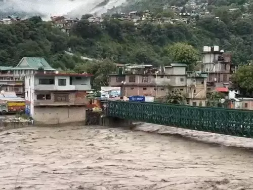 वैष्णोदेवी येथील अर्धकुमारीमध्ये भूस्खलन, 5 जणांचा मृत्यू, 14 जखमी