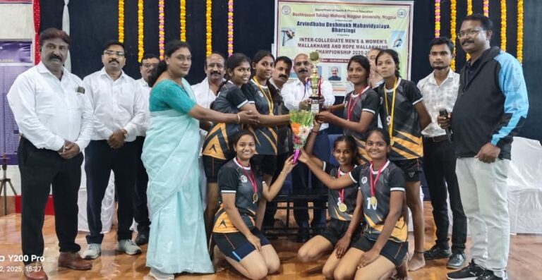 ‘मलखांब व रोप मलखांब’ स्पर्धेत बॅरि. शेषराव वानखडे महाविद्यालय द्वितीय