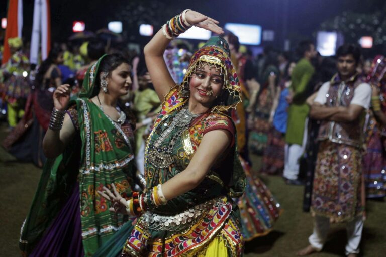 नवरात्रोत्सव गरब्यात मुस्लिमांना प्रवेश नको : विश्व हिंदू परिषद