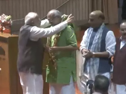 VICE PRESIDENT : 100% मतदानासाठी NDA खासदारांना प्रशिक्षण