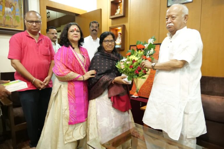 सरसंघचालक डॉ. मोहन भागवत व श्रीसंत सखुमाता यांची सदिच्छा भेट