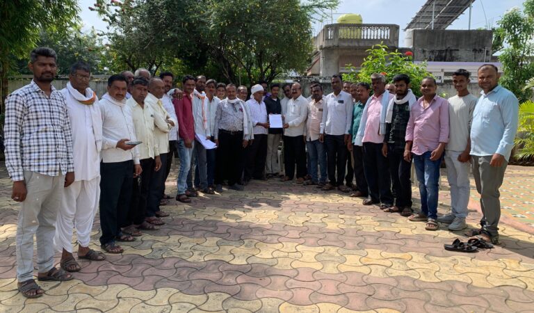 KARANJA (Ghadge) : शेतकऱ्यांचा महावितरण विरोधात तीव्र आंदोलन व उपोषण
