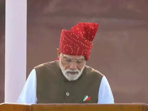 लाल किल्ल्यावरून मोदींचा देशाला संदेश : आत्मनिर्भरता, AI, सप्तधारा, नक्षलवाद ,विकसित भारतावर भर