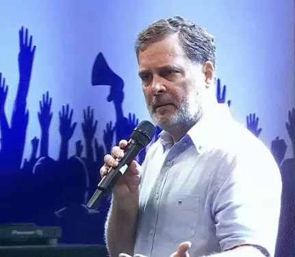 राहुल गांधींनी देहरादूनमधील बन्नू स्कूल ग्राउंडमध्ये कार्यक्रम केला होता.